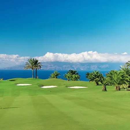 Tranquil 1 Bedroom Communal Heated Pool Appartement