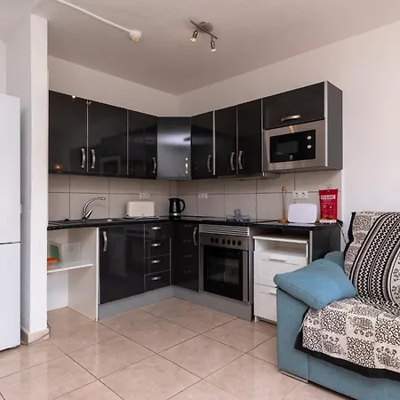 Tranquil 1 Bedroom Communal Heated Pool Apartman *