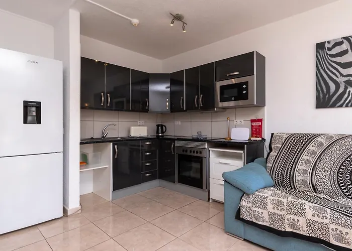 Tranquil 1 Bedroom Communal Heated Pool 아파트 *